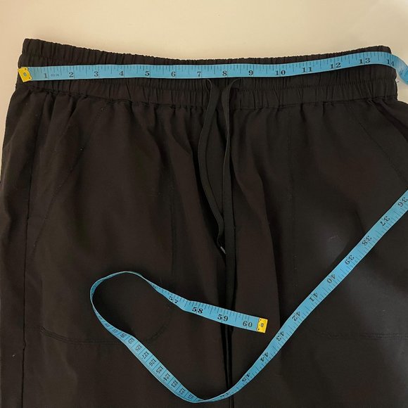 TNA Aritzia Move Speed Jogger in Black - Picture 8 of 9